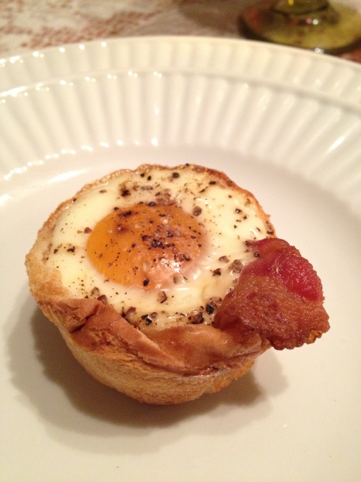 Bacon, Egg and Toast Cups (close up)